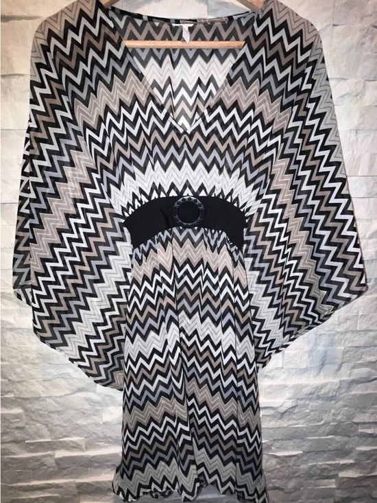 Perry Ellis Tops - Perry Ellis Zigzag Chevron Belted Kimono Top Black White Taupe ONE Size